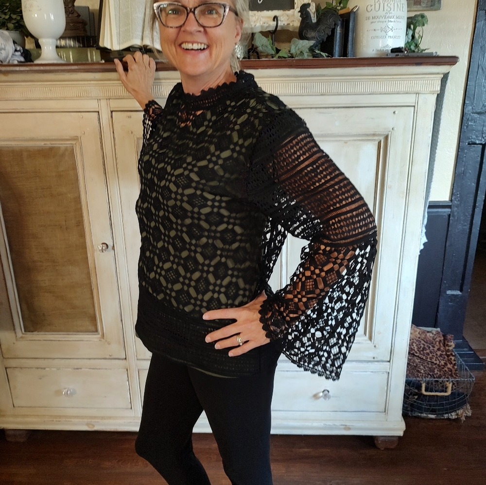 Elegant Black Lace Women's Top